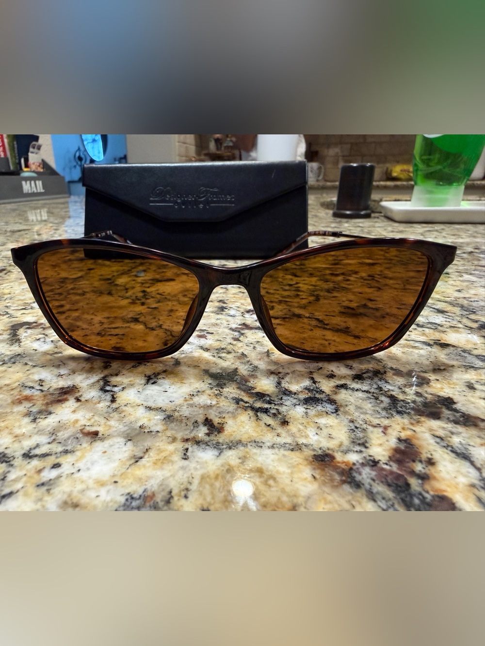 Airlock p-3022 polarized Brown Tortoiseshell Sunglasses
